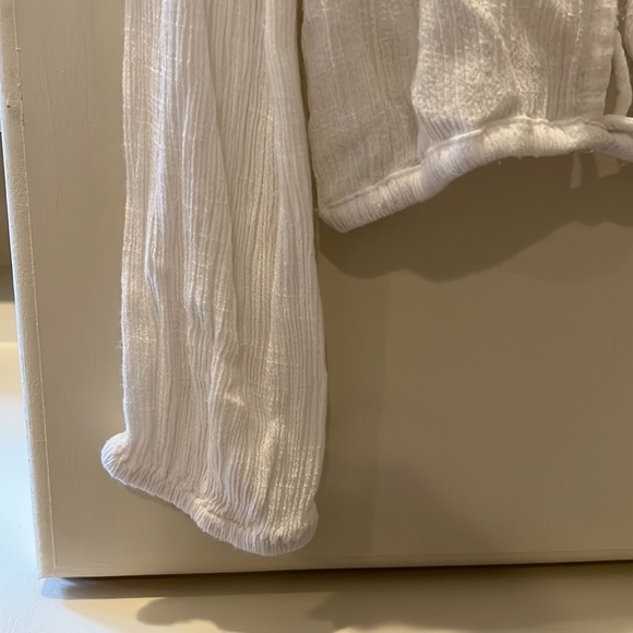 Lost and Wander medium white blouse. - Picture 6 of 6